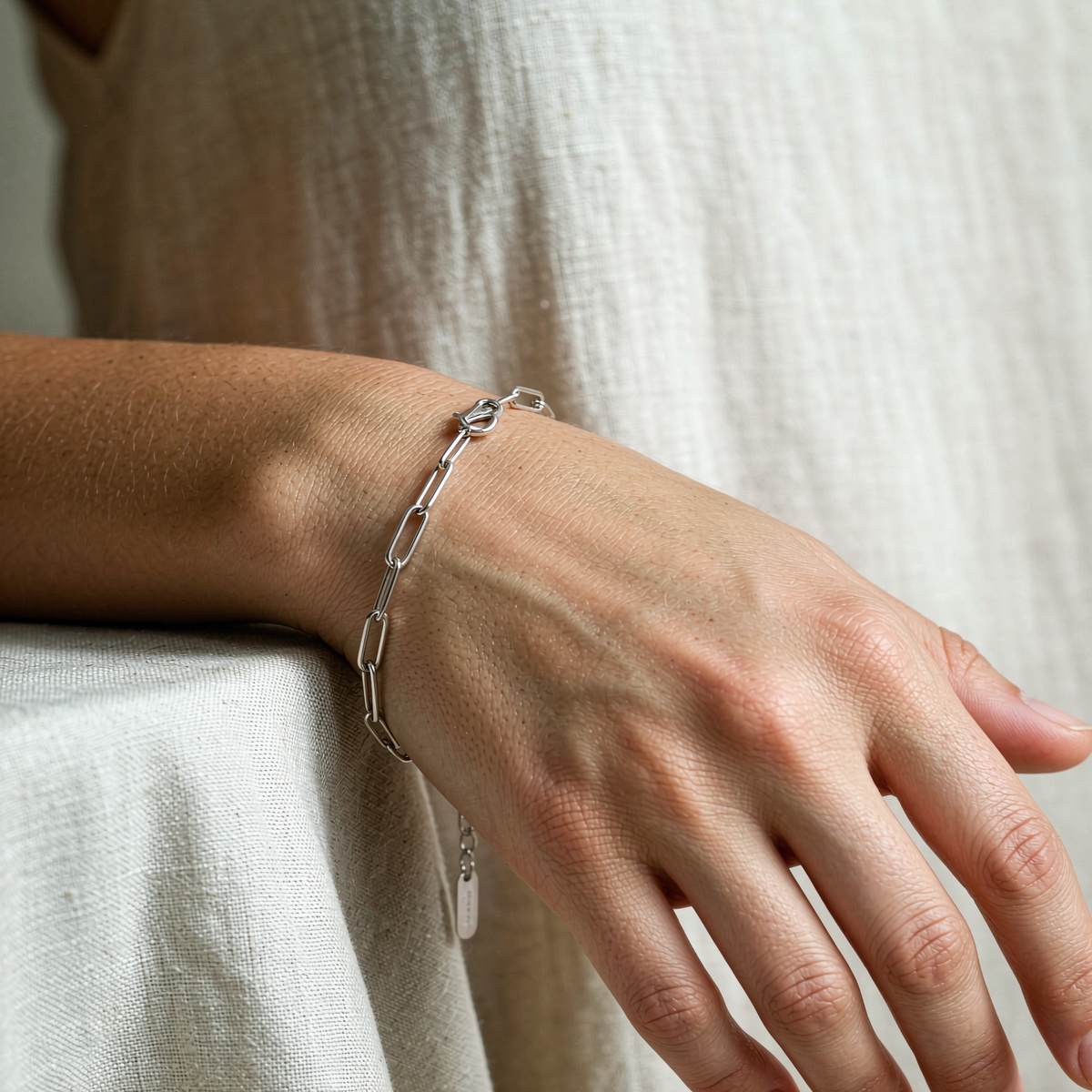 Lumen Paperclip Chain